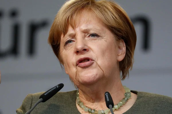 Merkel'den Avrupa Birliği Başkanı'nın belirlenmesinde ortak çözüm vurgusu