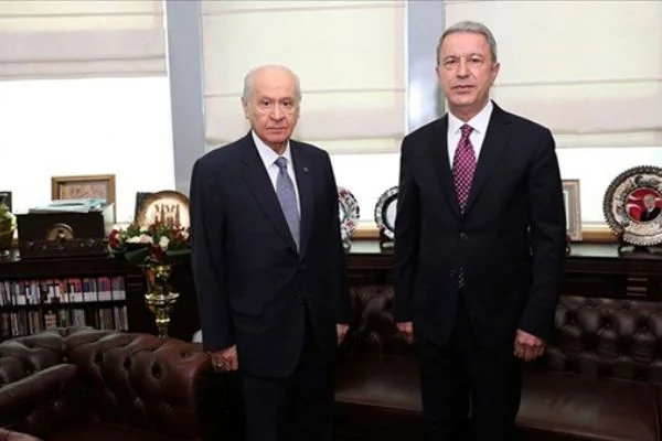 Milli Savunma Bakanı Hulusi Akar, MHP'yi ziyaret etti.