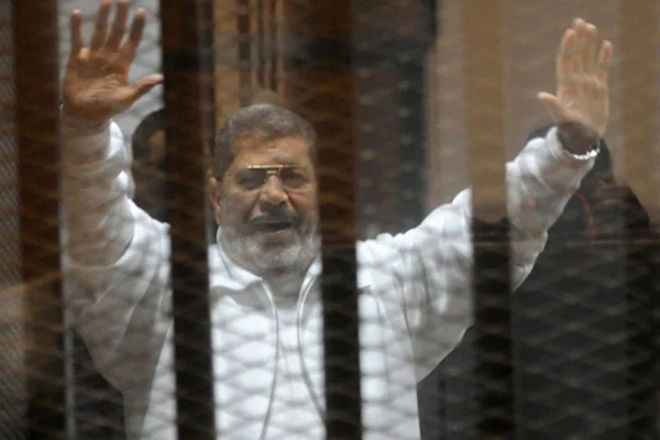 Mursi'nin oğlu: Evlerde gıyabi cenaze namazı kılın