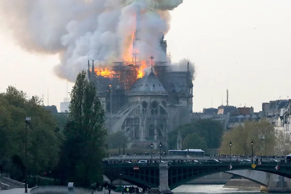Notre Dame Katedrali'ndeki yangına ilişkin yeni açıklama