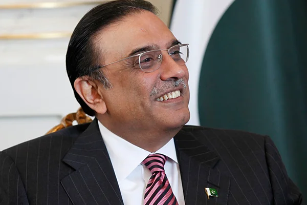 Pakistan eski Cumhurbaşkanı Zerdari tutuklandı!
