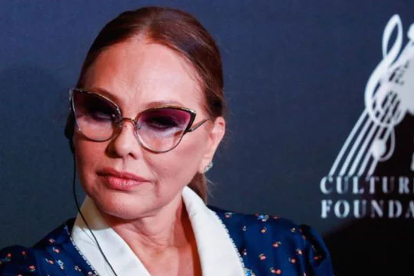 Putin'le buluşabilmek için sahte rapor alan İtalyan aktris Ornella Muti'ye 6 ay hapis cezası!