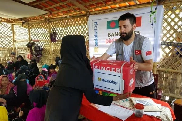 Sadakataşı'ndan 27 ülkeye Ramazan yardımı