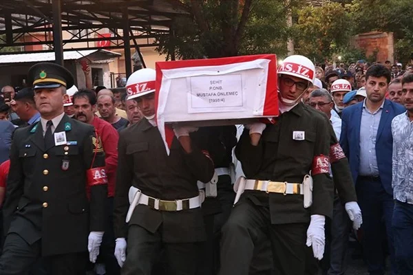 Şehit onbaşı son yolculuğuna uğurlandı