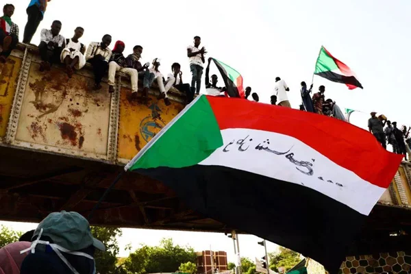 Sudan'da muhalifler sivil itaatsizlik ve grevi askıya aldı