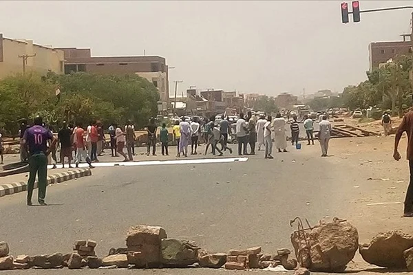 Sudanlı muhalifler ölü sayısının 100'ü geçtiğini ileri sürdü