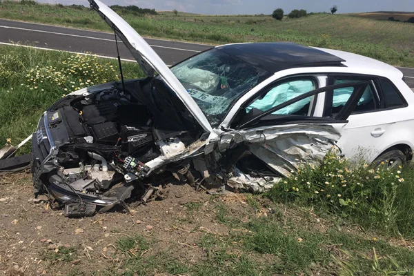 Tekirdağ'da iki otomobil çarpıştı: 6 yaralı