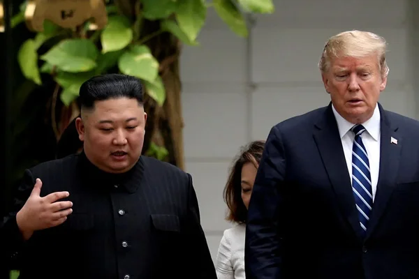 Trump'tan Kim'e sınırda görüşme teklifi