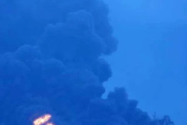 Umman açıklarında iki tanker gemisinde patlama