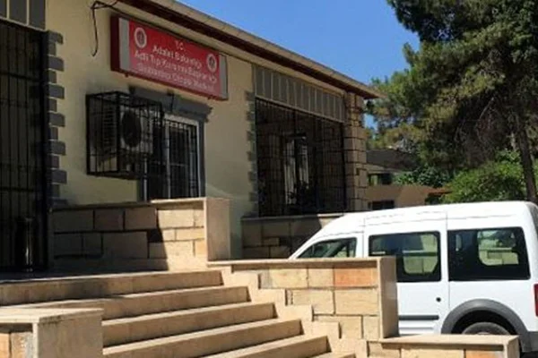 16 yaşındaki genç, market çıkışı öldürüldü