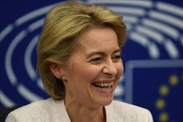 AB Komisyonu'nun yeni başkanı von der Leyen oldu