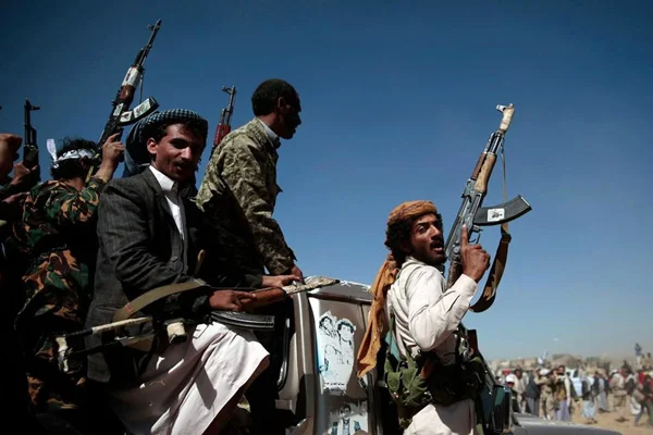 Açlığın kol gezdiği Yemen'de Husiler, Hizbullah'a destek için para topladı