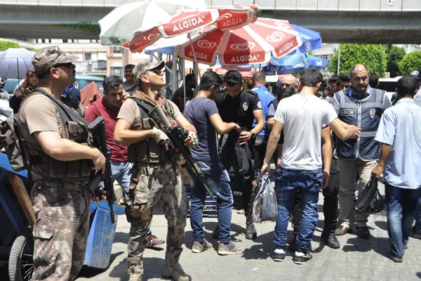 Adana'da ''Suriyeli'' denetimi