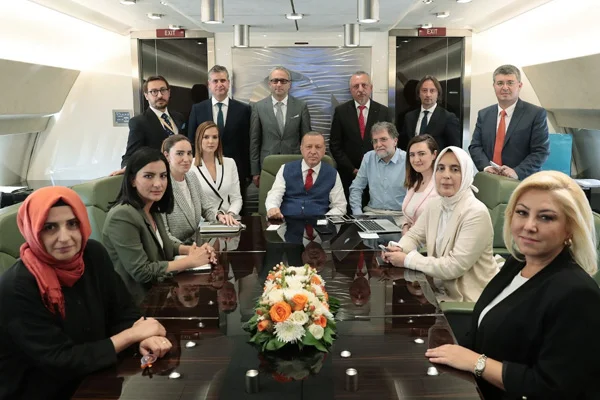 Ahmet Hakan Erdoğan'ın Babacan, Davutoğlu ve Gül için söylediklerini değerlendirdi: İşin aslı öyle değil