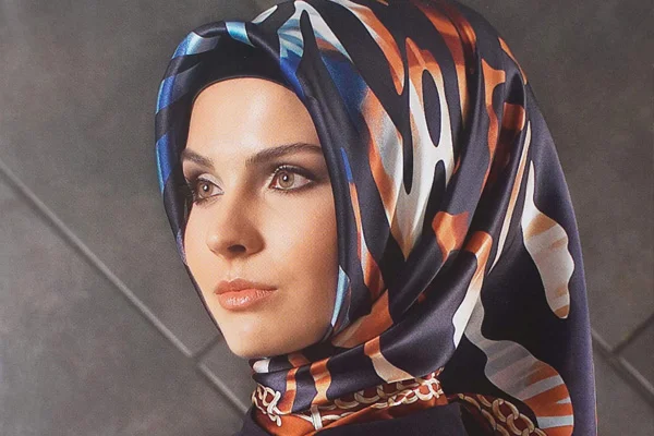 Armine'den hediye eşarp kazanma şansı