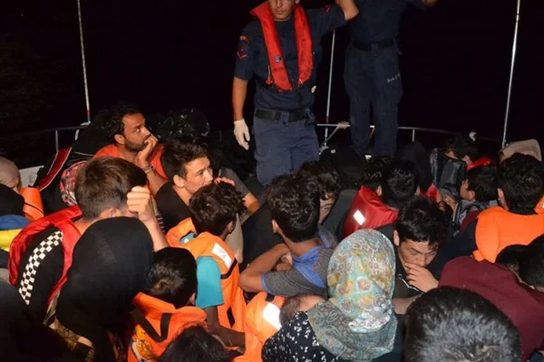 Ayvalık açıklarında 46 sığınmacı yakalandı