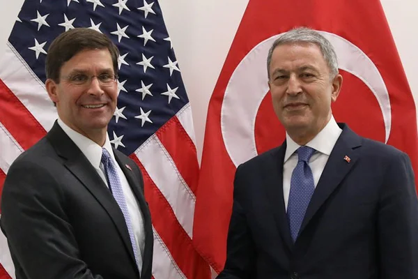 Bakan Akar ile ABD Savunma Bakanı arasında kritik görüşme