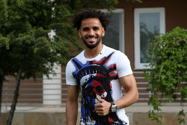 Beşiktaş, Douglas ile sözleşme imzaladı