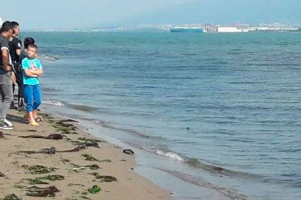 Boğulma tehlikesi geçiren 3 çocuk kurtuldu, 1 çocuk kayboldu