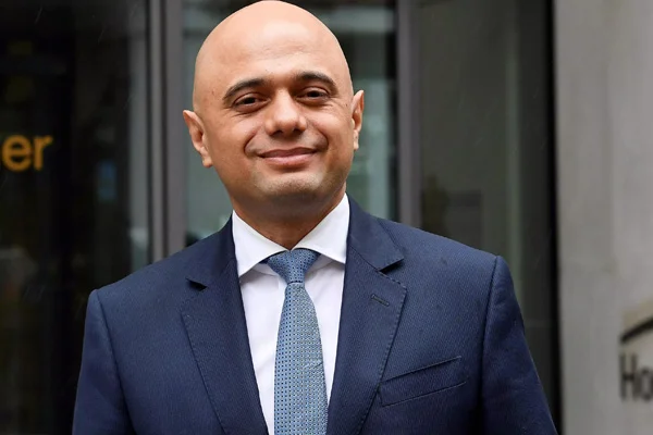 Boris Johnson'ın Maliye Bakanı bir Müslüman