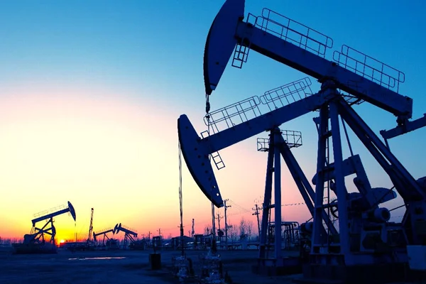 Brent petrolün varili 62,98 dolar
