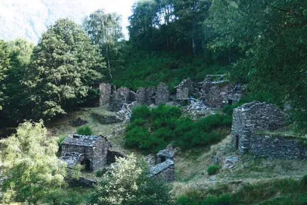 Bu köyde evler 6 TL'ye satılıyor