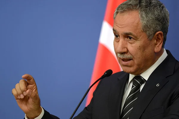 Bülent Arınç: Beni yıpratarak yeni kurulacak partilerle ilgili etkinliğimi kırmaya çalışıyorlar