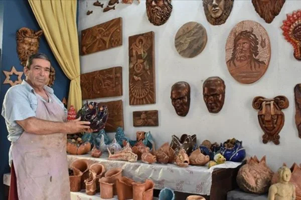 Çamur, taş ve ahşabı sanat eserine dönüştürüyor