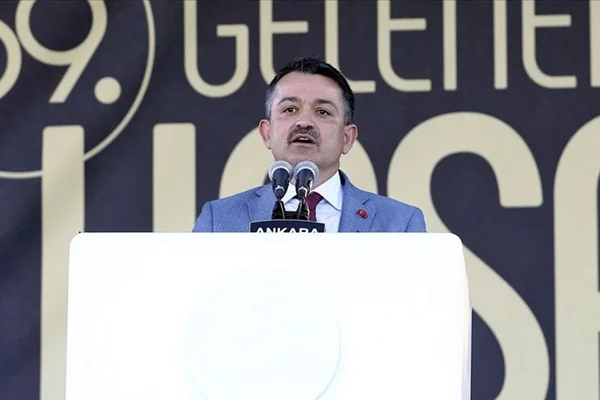 'Çiftçilerin mazot derdi yerli elektrikli traktör projesiyle tarihe karışacak'