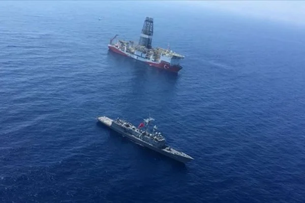 Deniz Kuvvetleri Komutanlığı, Doğu Akdeniz'de sondaj gemilerine kesintisiz refakat ediyor