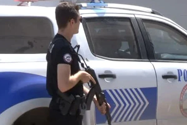 Diyarbakır'da polis merkezine saldırı