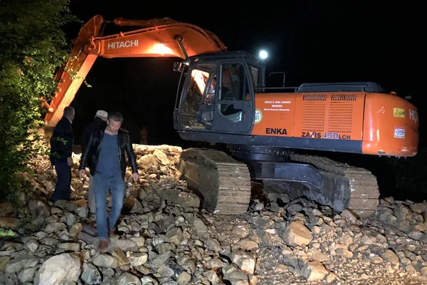 Düzce'de su baskını ve toprak kayması