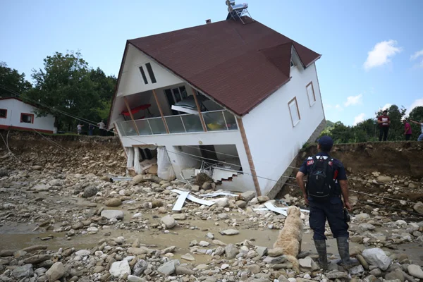 Düzce'deki sel felaketinde 1 kişinin cesedine ulaşıldı