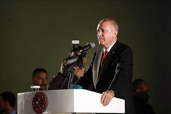 Erdoğan: Anadolu toprakları 15 Temmuz'da bir kez daha bize vatan kılınmıştır