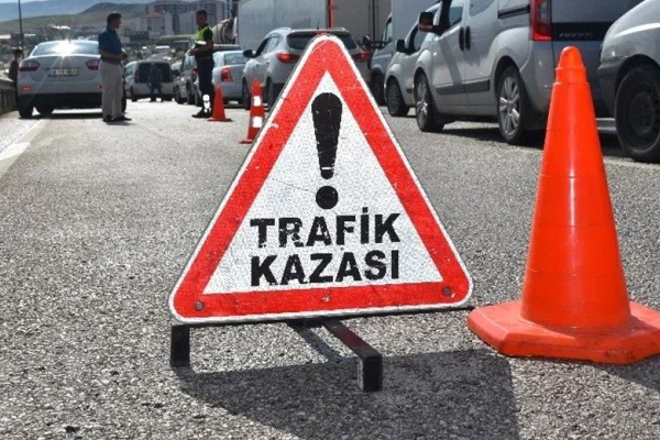 Erzincan'da trafik kazası: 5 yaralı