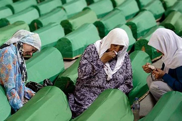 Hollanda Yüksek Mahkemesi, Srebrenitsa katillerini korudu!
