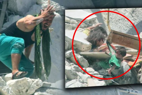 İdlib'den acı dolu fotoğraf: 5 yaşındaki Riham, 18 aylık kardeşini böyle kurtarmaya çalıştı