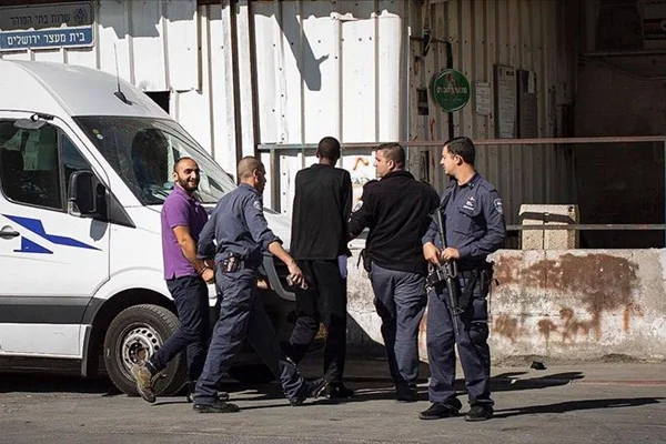 İsrail, AA muhabirini yeniden sınır dışı merkezine götürdü