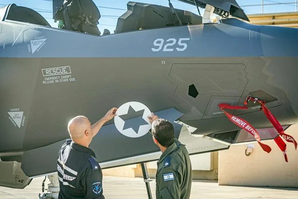 İsrail teslim aldığı F-35'lerin fotoğraflarını yayınladı