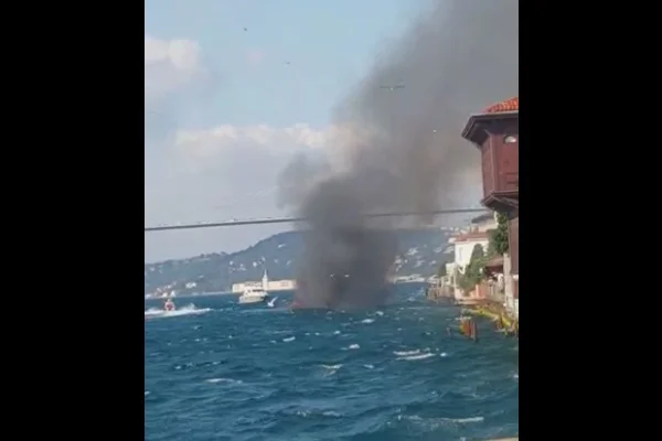 İstanbul'da teknede yangın