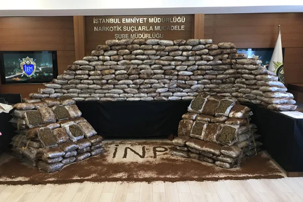 İstanbul'da üç ayrı uyuşturucu operasyonu