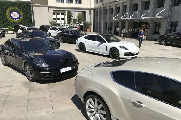İstanbul merkezli 8 ilde 'lüks araç' operasyonu