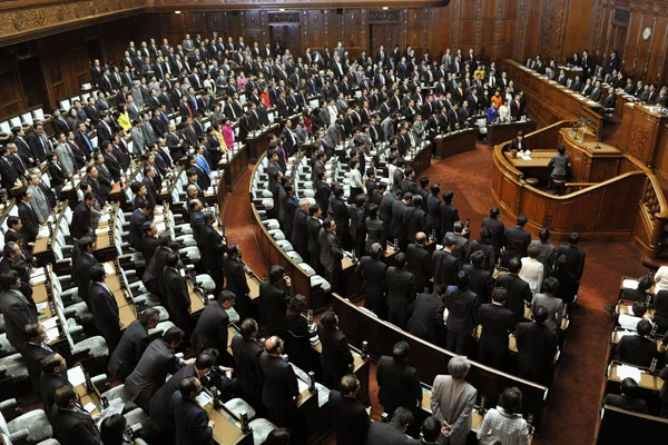 Japonya, Senato seçimleri için sandık başında