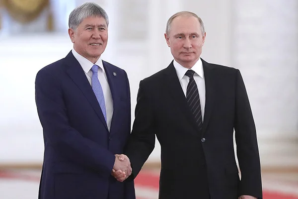 Kırgız lider Atambayev, Moskova'dan destek değil, nasihatla döndü!