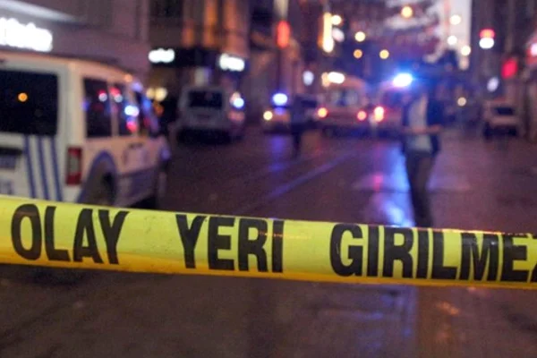 Küçükçekmece'de silahlı saldırı: 2 yaralı