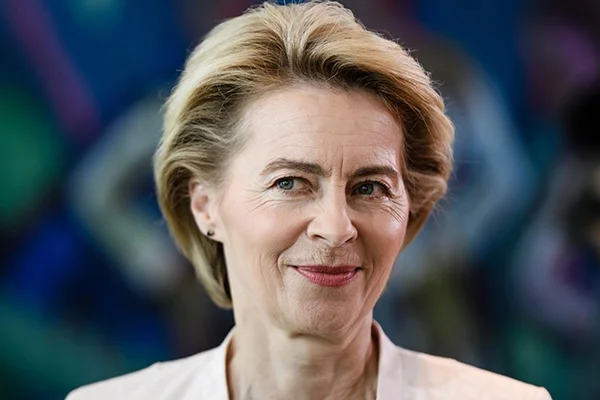 Leyen, Baader-Meinhof çetesinden kaçarak bir yıl Londra'da yaşadı