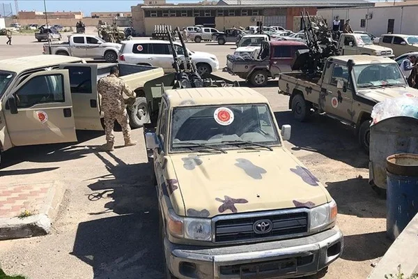 Libya'da UMH birliklerinden Trablus Havalimanı'na üç eksenden operasyon