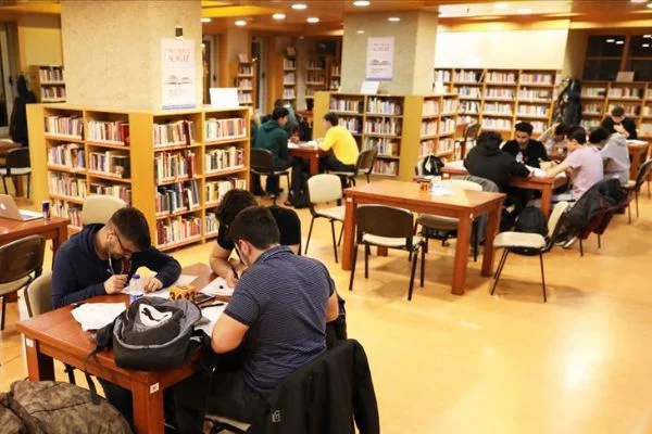MEB'den kitap okuyan öğrencilere ücretsiz gençlik kampı
