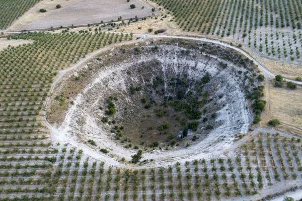 Meteor düştüğüne inanılan çukur araştırılacak
