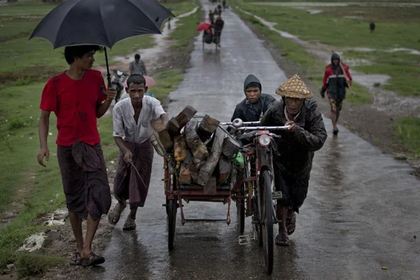 Myanmar'da toprak kayması: 6 ölü, 12 kayıp